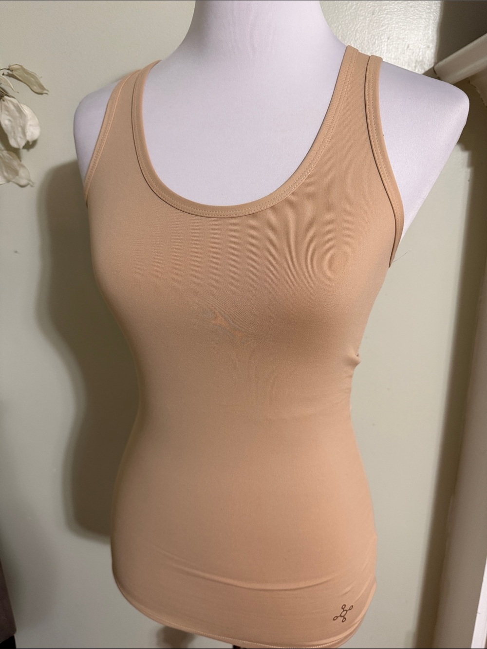 Tommy Copper Women's Beige Scoop Neck Tank Top - Picture 4 of 4